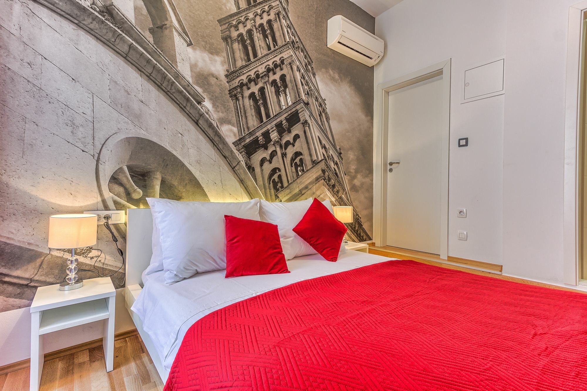 Split Urban Rooms III Екстериор снимка